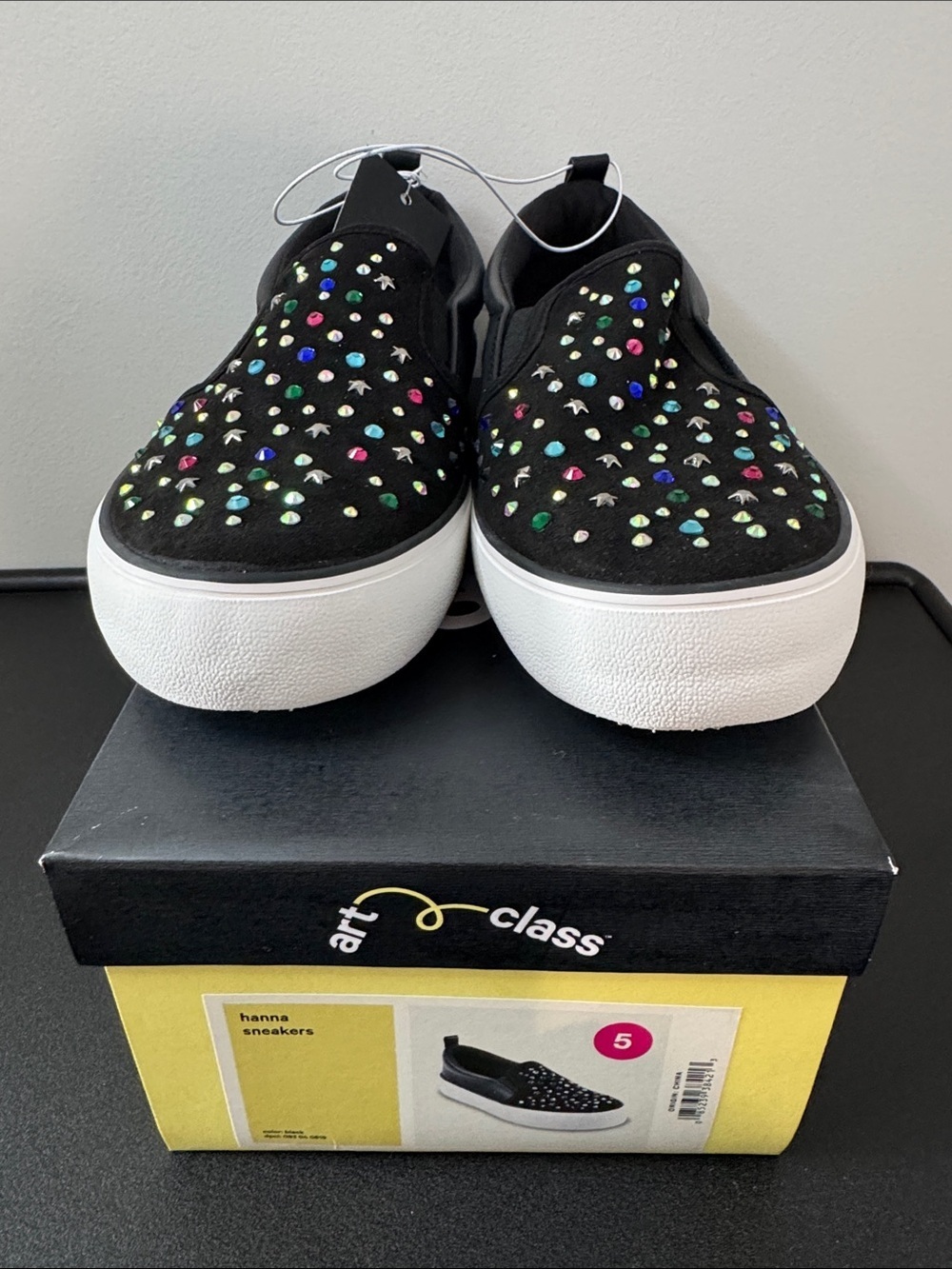 art class Black Slip-On Hanna Sneakers with Studs Youth Girls Size 5 New NWT NIB